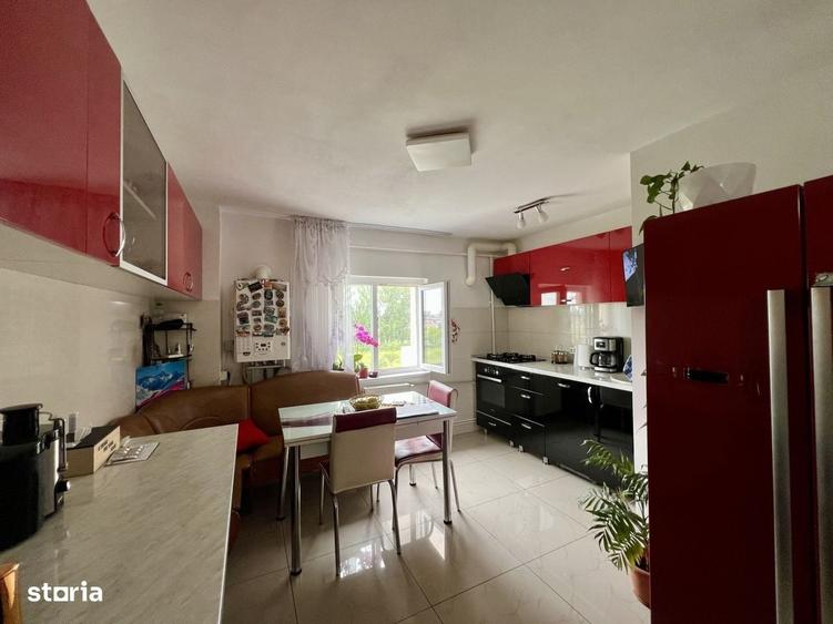 Apartament cu 4 camere decomandat în Central