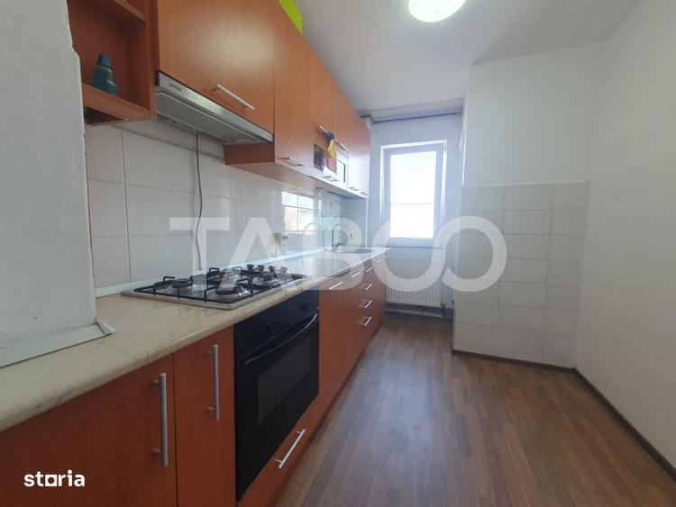 Apartament cu 2 camere semidecomandat, mobilat în Central