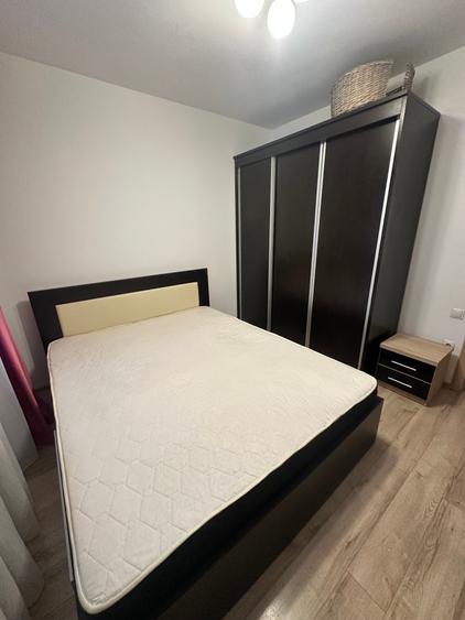 Apartament cu 3 camere decomandat în Drumul Taberei