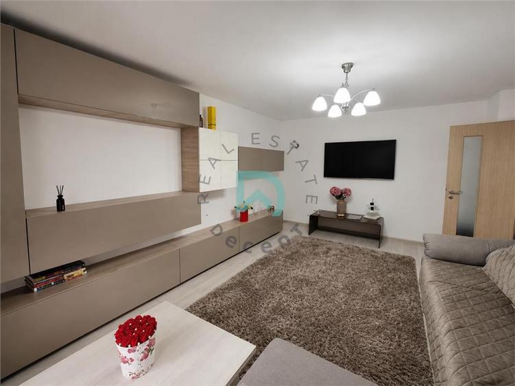 Apartament cu 4 camere decomandat, mobilat în Scriitorilor