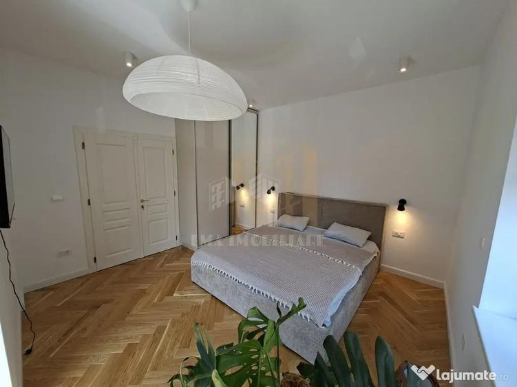 Apartament cu 3 camere semidecomandat în Schei