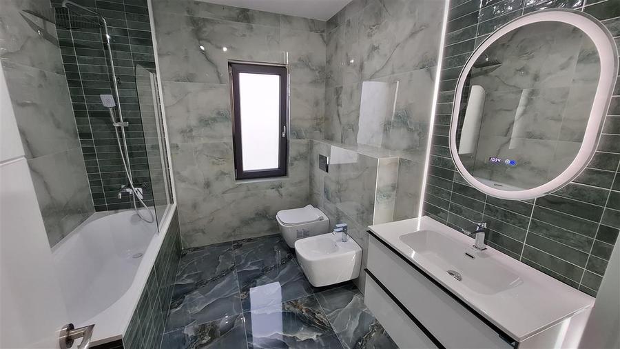 Casă individuală cu 4 camere cu Canalizare în Miroslava