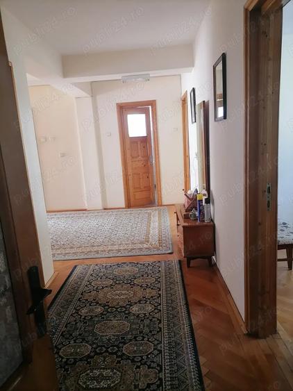 Casă cu 6 camere cu Teren 321 Mp în Central