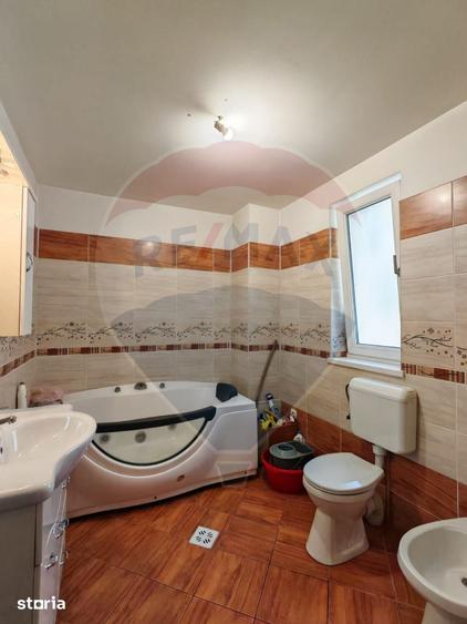Casă cu 5 camere cu Teren 500 Mp în Hărman