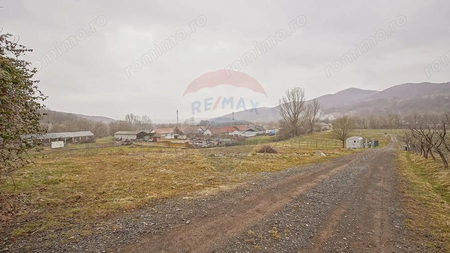 Teren de 656 mp, în Cheile Râșnoavei