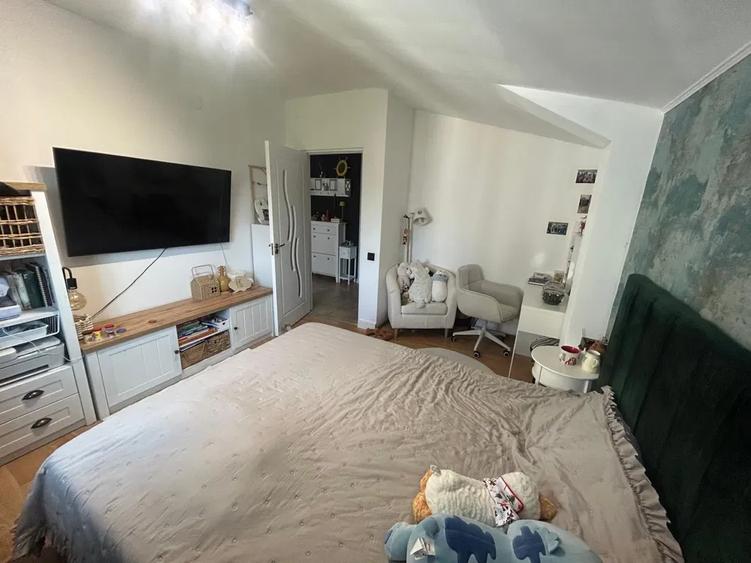 Apartament cu 2 camere decomandat, mobilat în Nicolina