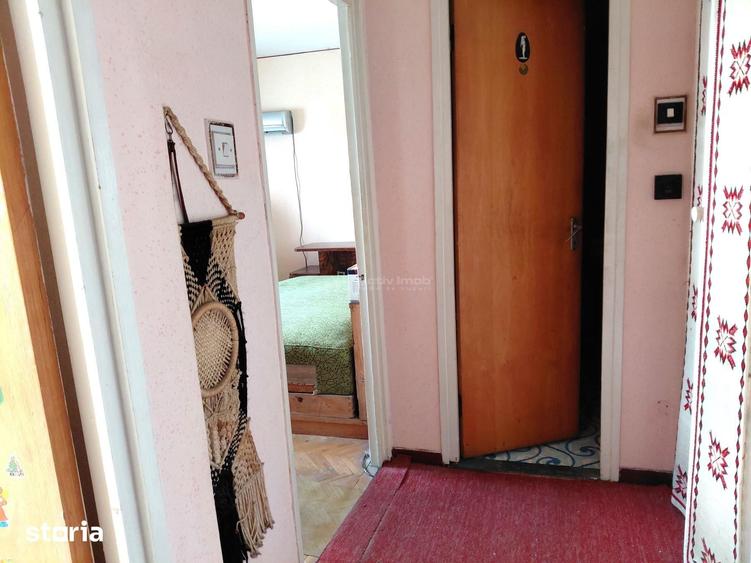 Apartament cu 3 camere decomandat în Traian