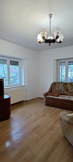 Casă cu 3 camere în Burdea