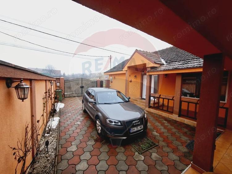 Casă cu 3 camere cu Teren 1262 Mp în Hidiș