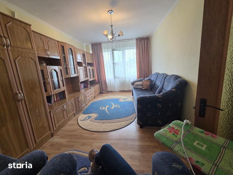 DE INCHIRIAT Apartament 2 camere : Moisil, Spital, Scoala 10 - 9