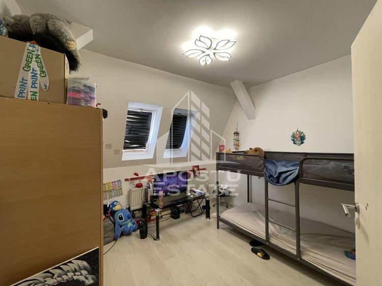 Apartament cu 4 camere decomandat în Torontalului