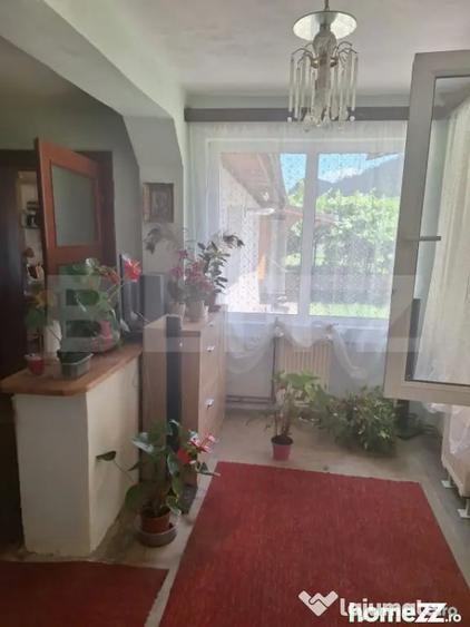 Casă cu 4 camere cu Teren 1100 Mp în Central