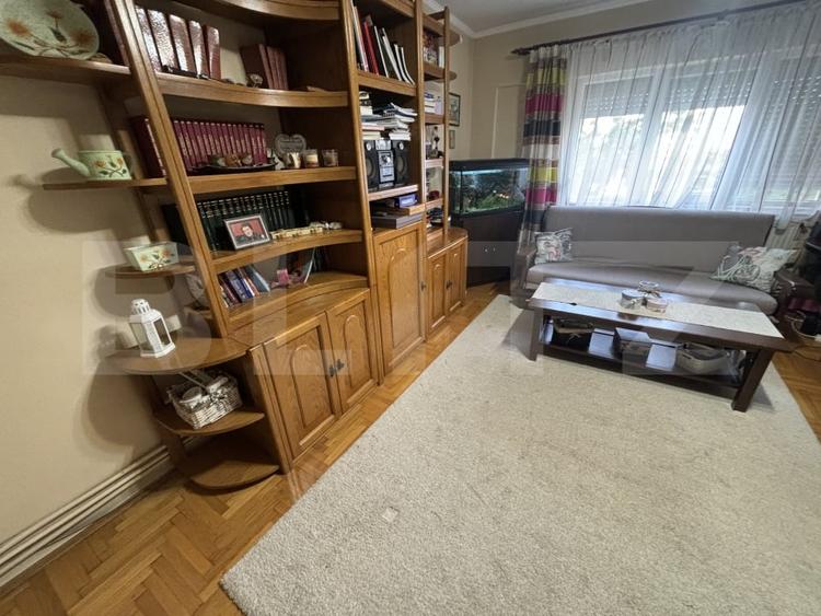 Apartament cu 3 camere decomandat, mobilat în Carpați 2
