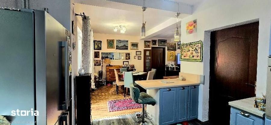 Casă cu 6 camere cu Teren 378 Mp în Central