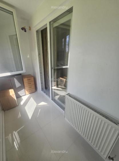 Apartament cu 4 camere decomandat în Drumul Taberei