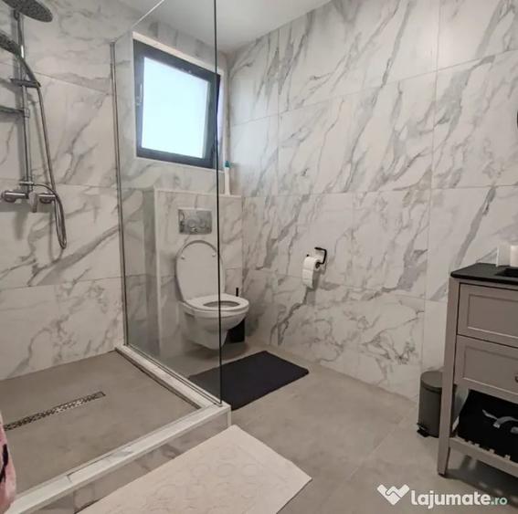 Casă cu 4 camere cu Teren 416 Mp în Florești