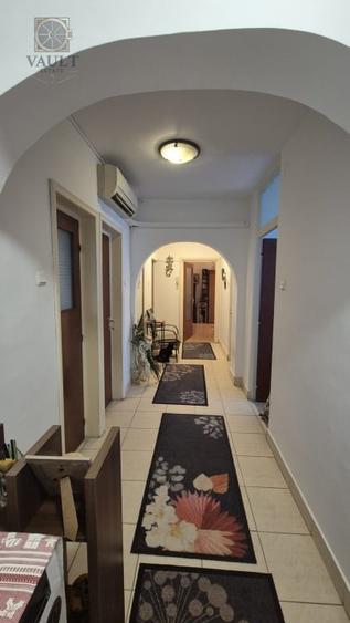 Apartament cu 3 camere decomandat, mobilat în Teiul Doamnei