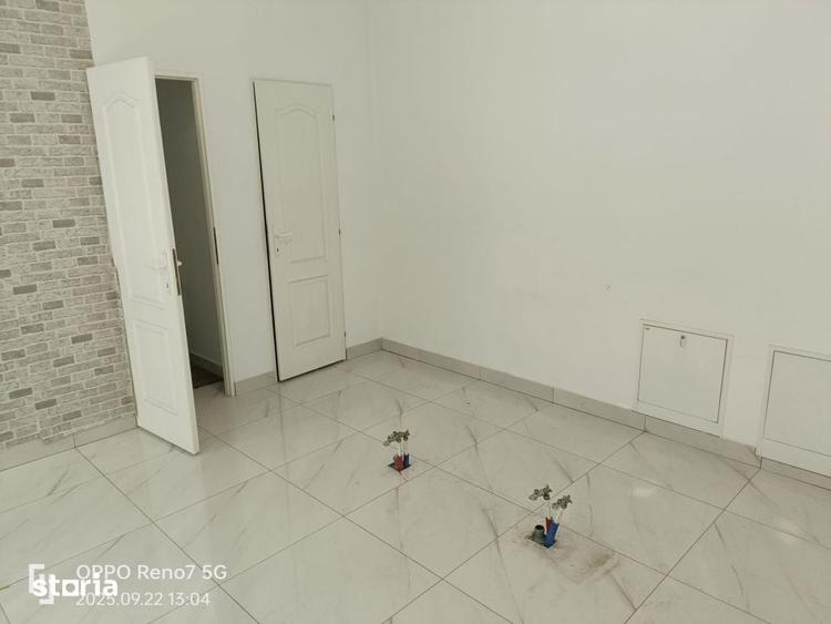 Spațiu comercial, de 210 mp, în Central