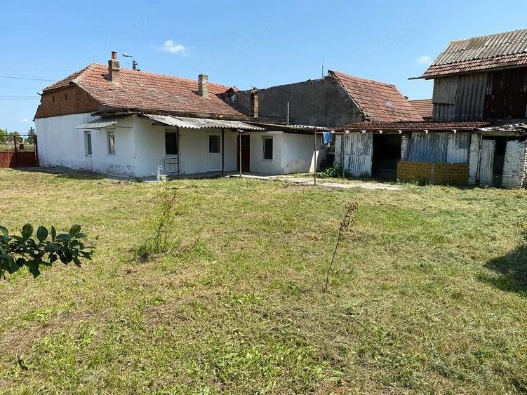 Casă cu 3 camere cu Teren 570 Mp în Central