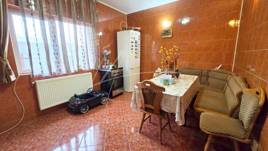 Casă individuală cu 5 camere cu Canalizare în Prelungirea Ghencea