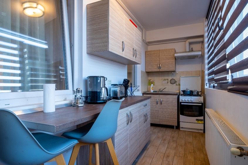 Apartament cu 2 camere decomandat, mobilat în Roșu