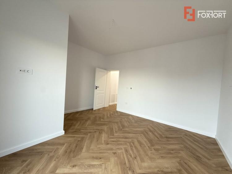 Duplex cu 4 camere cu Teren 325 Mp în Covaci