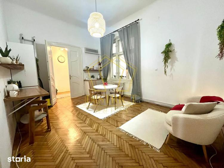 Apartament cu 3 camere în P-ța Victoriei