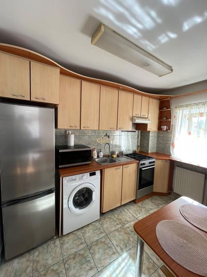 Apartament cu 3 camere semidecomandat, mobilat în Gheorgheni