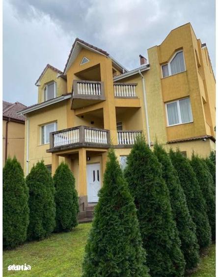 Casă cu 8 camere cu Teren 1450 Mp în Păulești