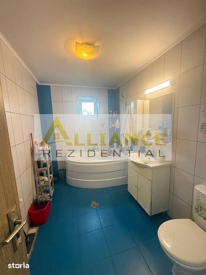 Apartament cu 3 camere în Berceni