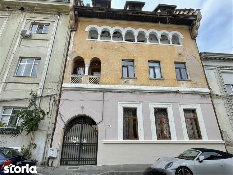 Apartament cu 5 camere în Victoriei
