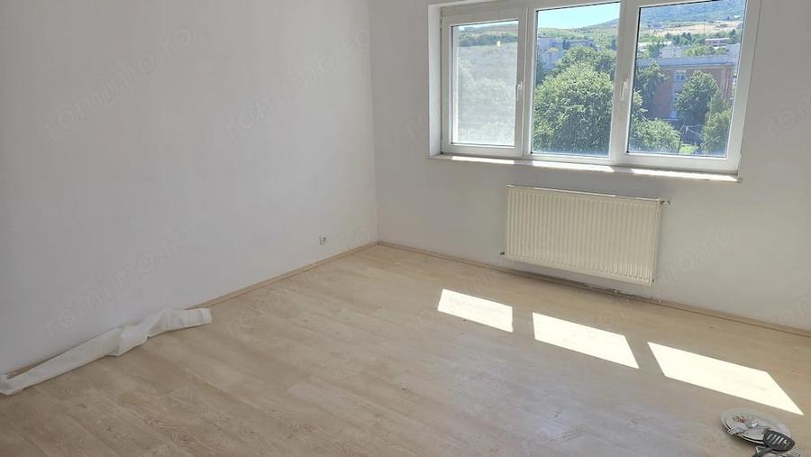 Vand apartament cu 2 camere decomandat in Deva, zona Eminescu (Politie) - 10