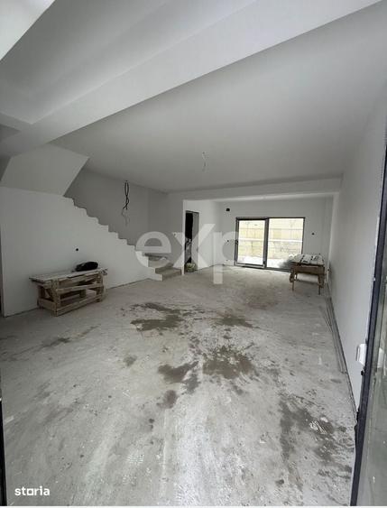 Casă cu 3 camere în Smeura