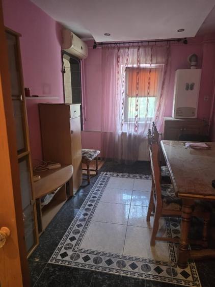 Apartament cu 2 camere decomandat, mobilat în Central