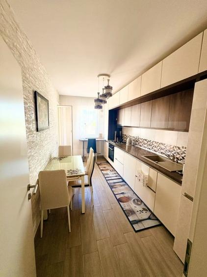 Apartament cu 2 camere decomandat, mobilat în Tractorul