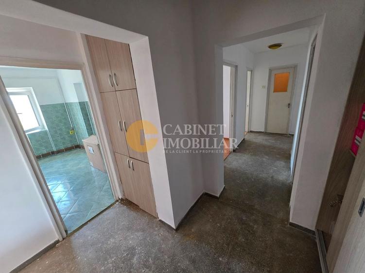 Apartament cu 3 camere decomandat în Alexandru cel Bun