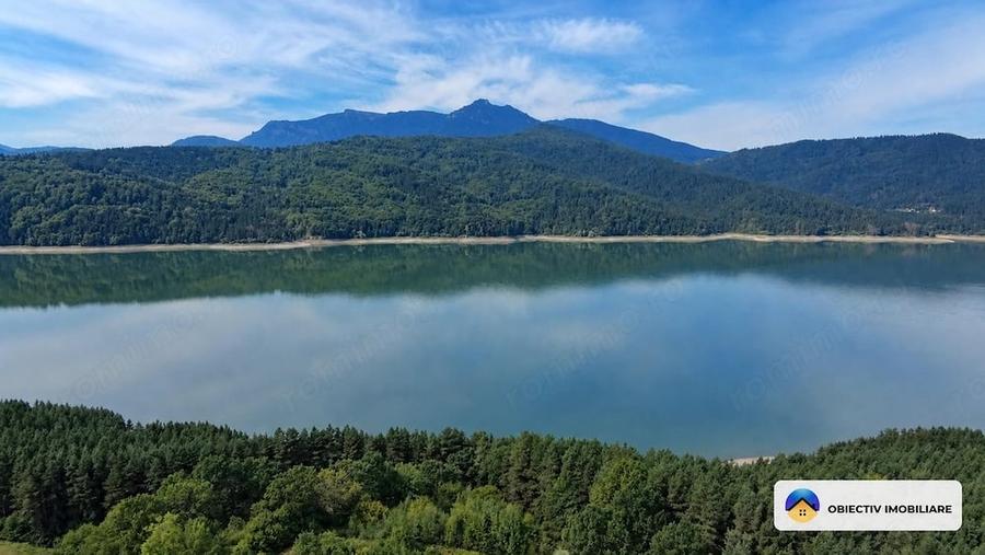 Teren de 5800 mp, în Hangu
