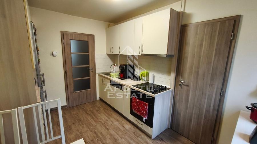 Apartament cu 4 camere decomandat, mobilat în Steaua