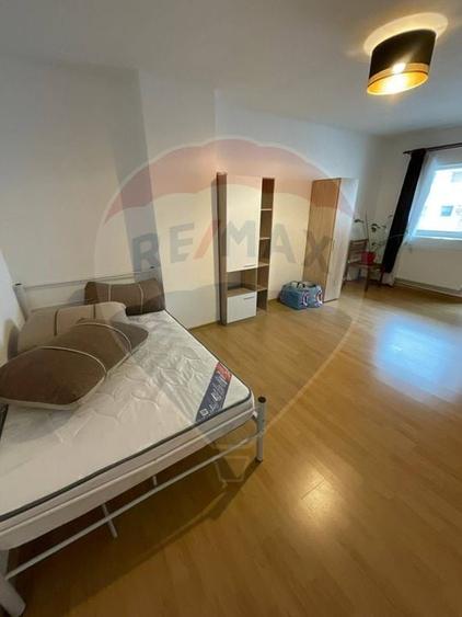 Apartament cu 2 camere decomandat, mobilat în Calea Turzii