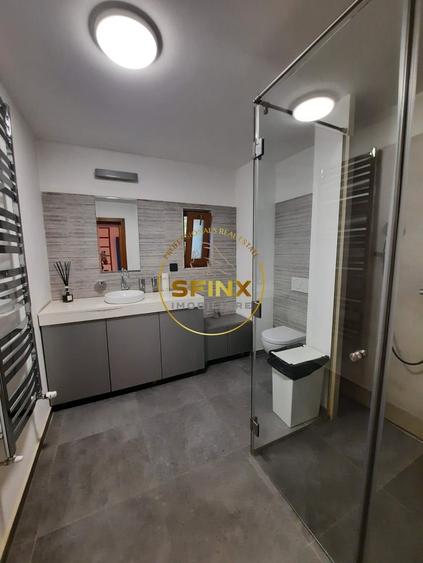 Casă individuală cu 8 camere cu Canalizare în Unirii