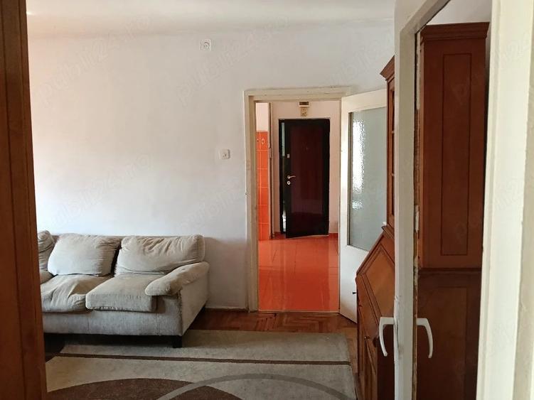 Apartament cu 3 camere semidecomandat în Olimpia-Stadion