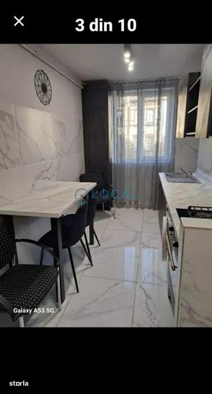 Apartament cu 3 camere semidecomandat în Horea