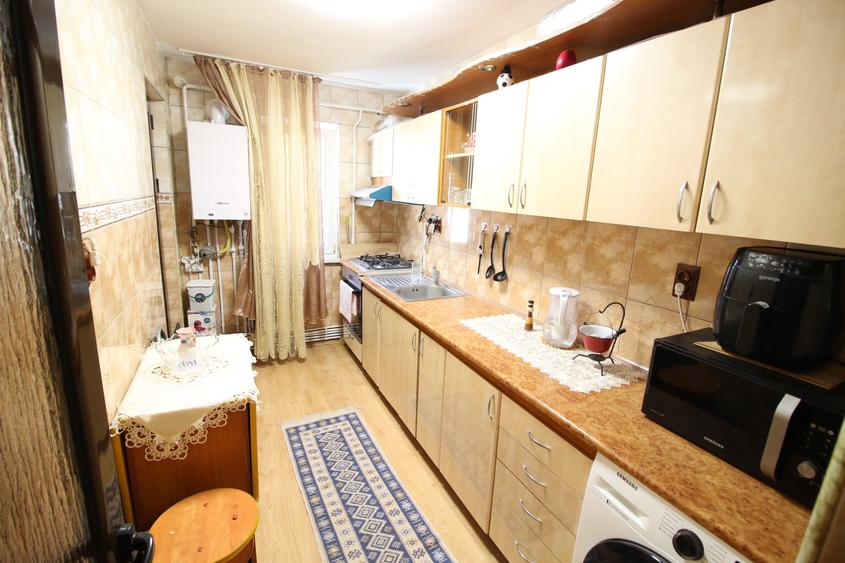 Apartament cu 2 camere semidecomandat în Micro 40