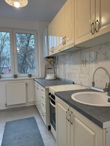 Apartament cu 2 camere semidecomandat, mobilat în Hristo Botev