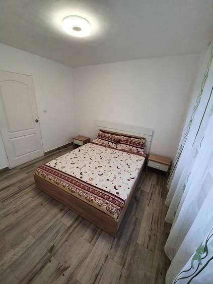 Apartament cu 3 camere decomandat în Intim