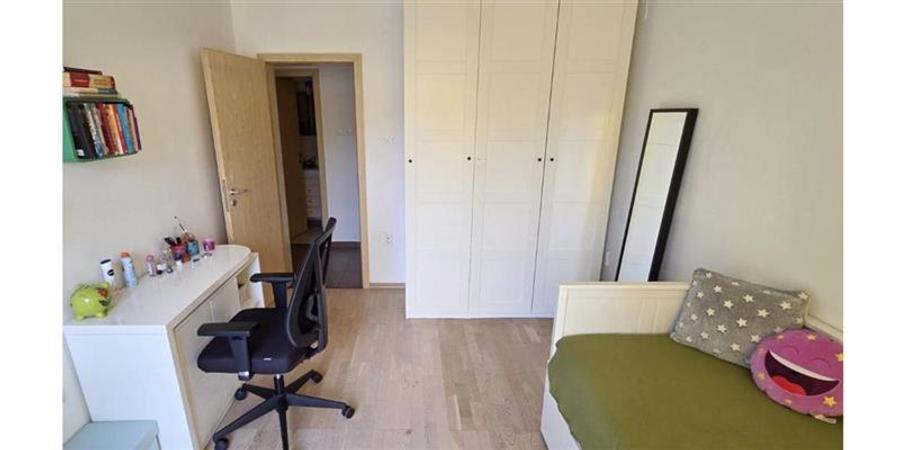 Apartament cu 3 camere decomandat în Crișan