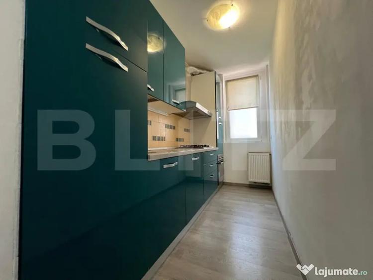 Apartament cu 2 camere de inchiriat Zona Centrala, bl - 4