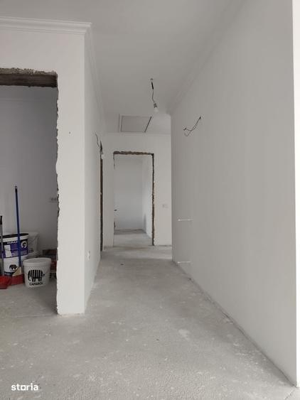 Casă cu 4 camere cu Teren 500 Mp în Săbăreni