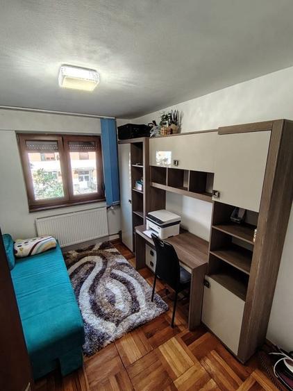 Apartament cu 3 camere semidecomandat în Fortuna