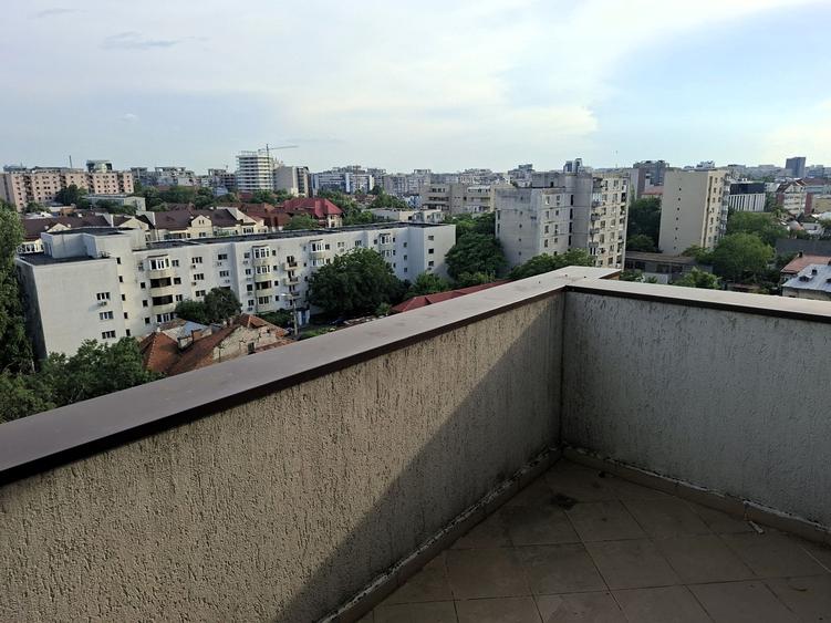 Apartament decomandat în Sud